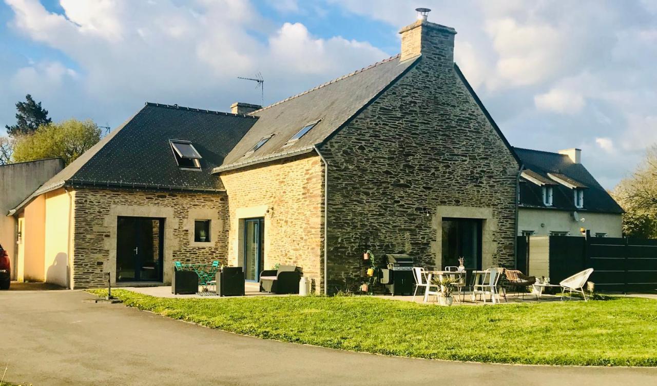 Au Petit Bonheur De Claire Et Jo Bed & Breakfast La Chapelle-Caro Dış mekan fotoğraf