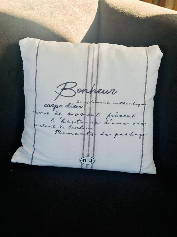 Au Petit Bonheur De Claire Et Jo Bed & Breakfast La Chapelle-Caro Dış mekan fotoğraf