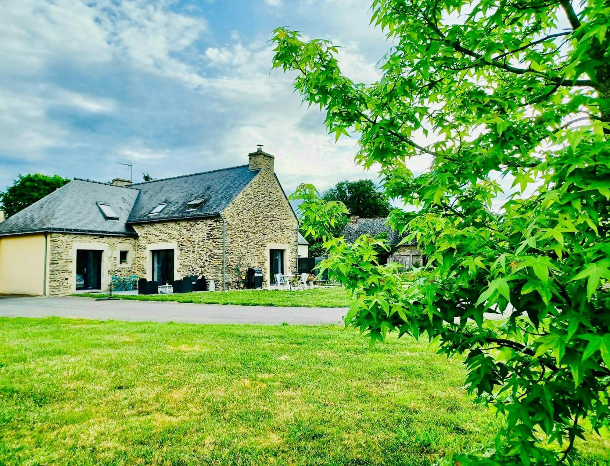 Au Petit Bonheur De Claire Et Jo Bed & Breakfast La Chapelle-Caro Dış mekan fotoğraf